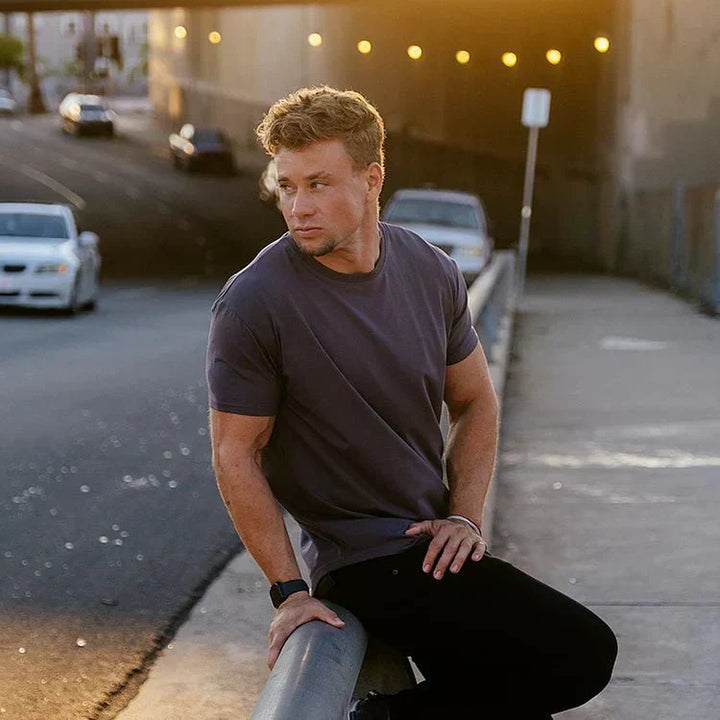 Fitted T-Shirt – Close-Cut Sleeves & Smooth Fit