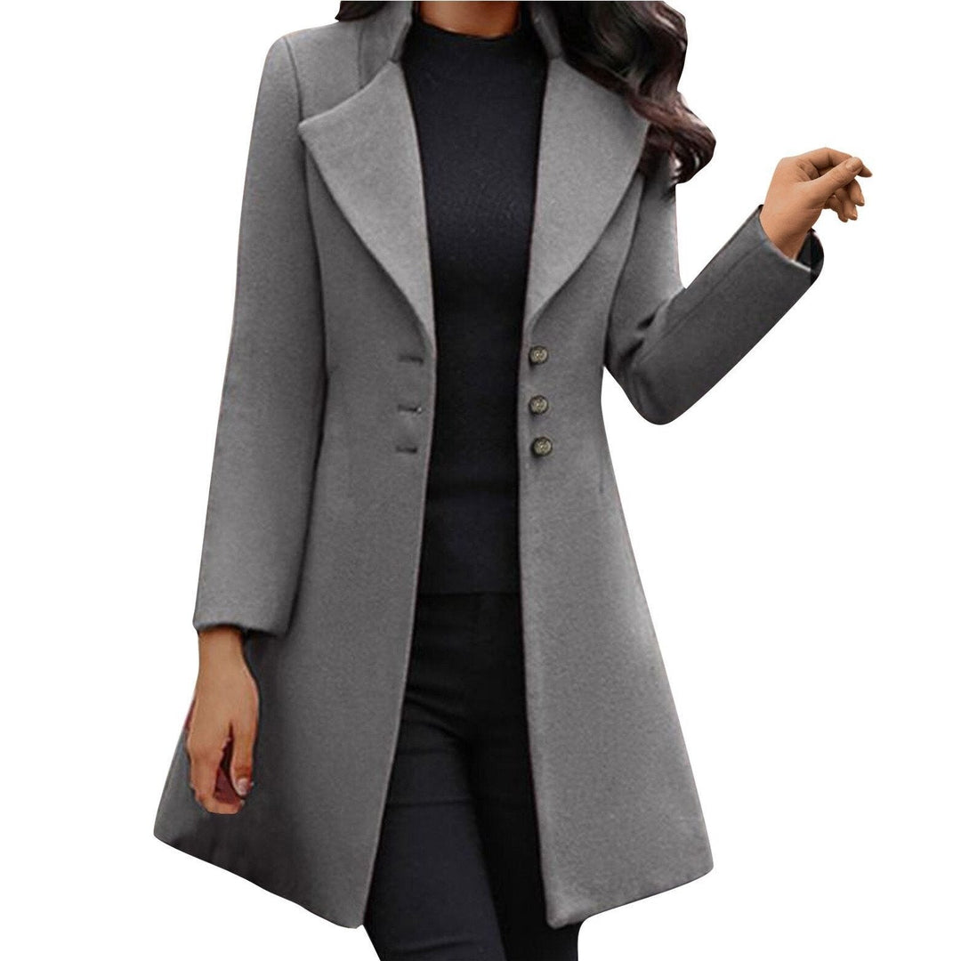 Wool-Blend Coat – Button Front & Tailored Shape
