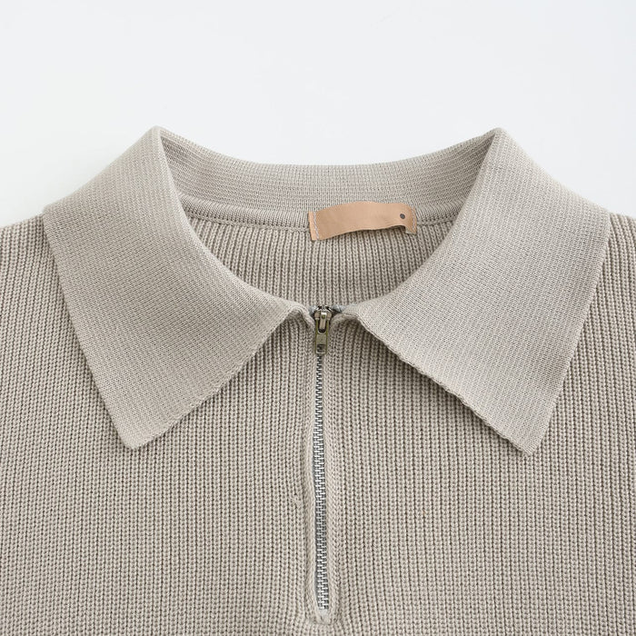 Zip Sweater – Ribbed Texture & Turn-Down Collar