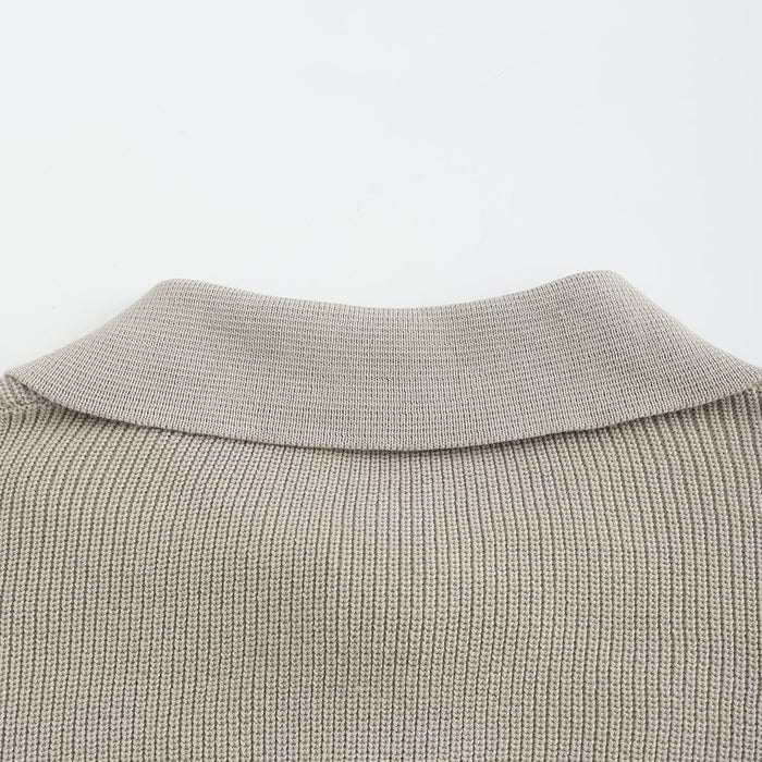 Zip Sweater – Ribbed Texture & Turn-Down Collar